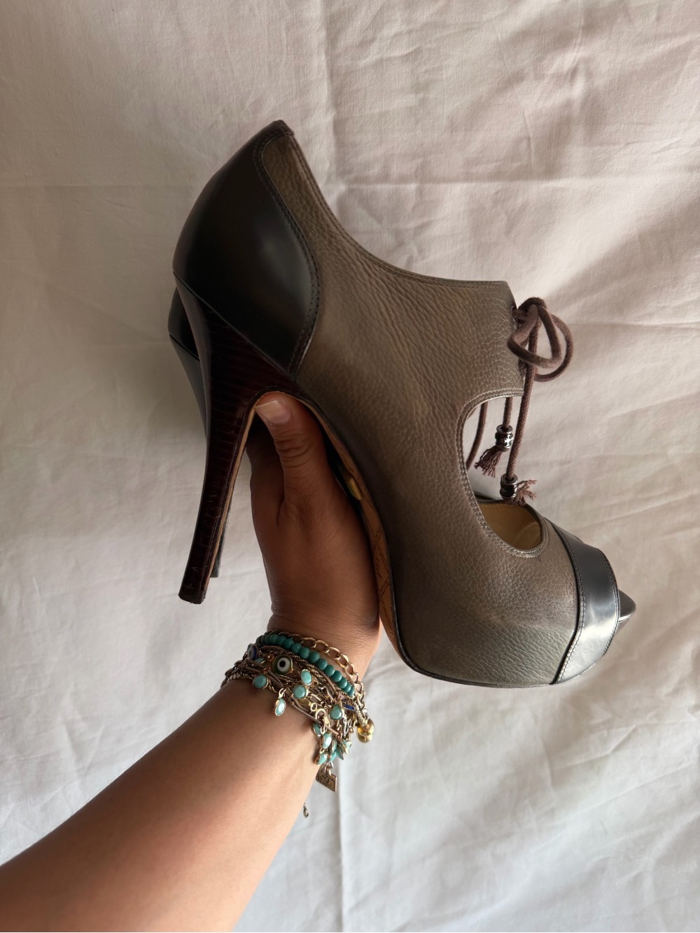 Lamb cutout Oxford heels